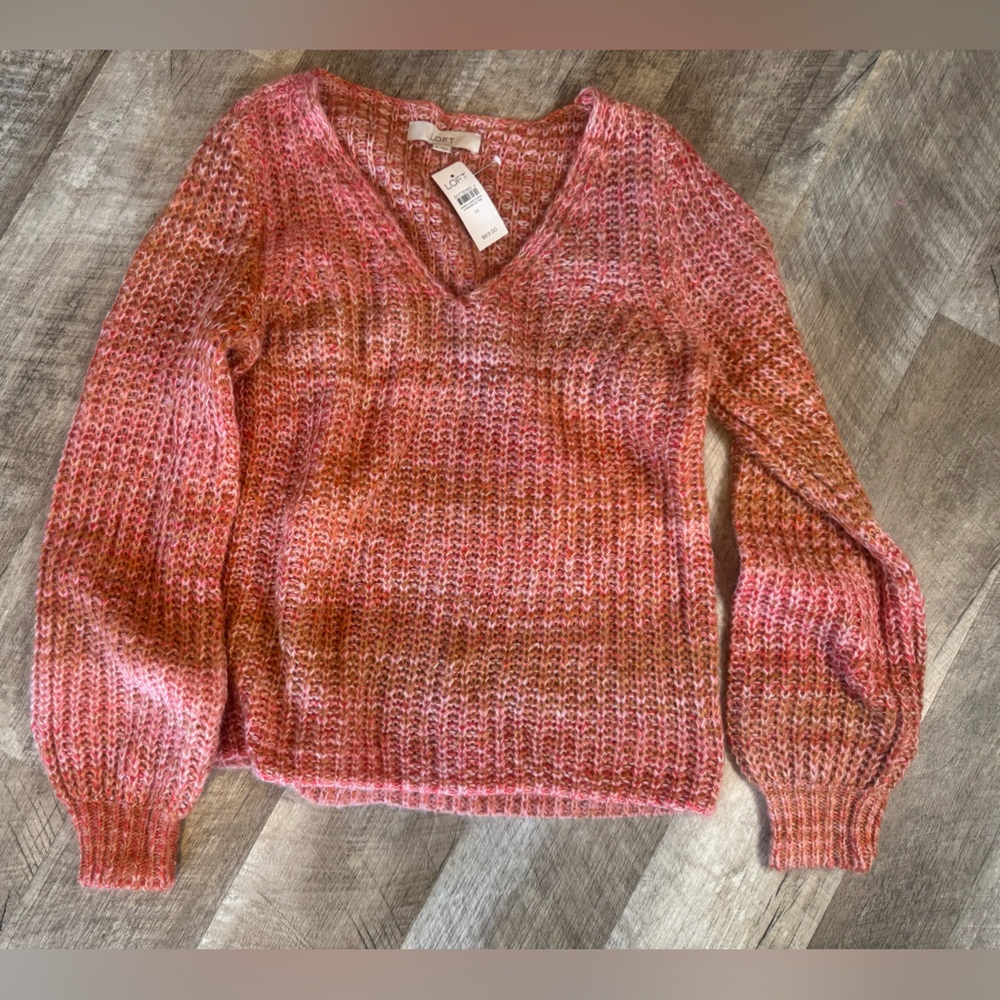 LOFT size M lightweight V-Neck sweater NWT, pink/rust yarn
